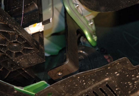 Unterfahrschutz für Motor der Marke Mazda 2