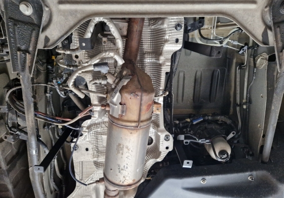 Unterfahrschutz für Katalysator/cat lock der Marke Nissan Interstar