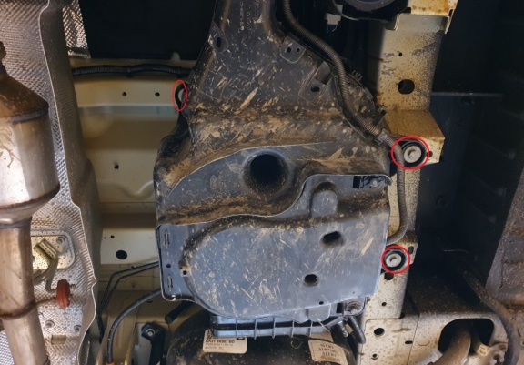 Stahlschutz für AdBluetank der Marke Ford Transit ( 4X2, 4X4 )