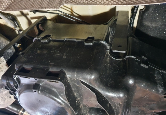 Stahlschutz für AdBluetank der Marke Ford Transit ( 4X2, 4X4 )