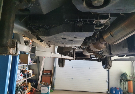 Stahlschutz für AdBluetank der Marke  Renault Master 3  - Model 2